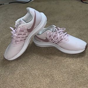 Nike Run Swift Sneakers